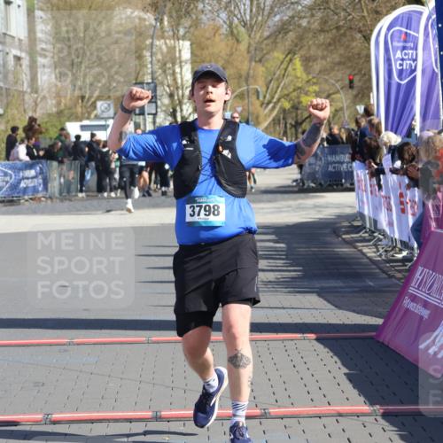 12.04.2026 - 45. Internationalen Wilhelmsburger Insellauf Strokosch-Dieckow http://msf.ph/oto/9465358 12.04.2026 10:58:06 Ziel 3798 meine-sportfotos.de