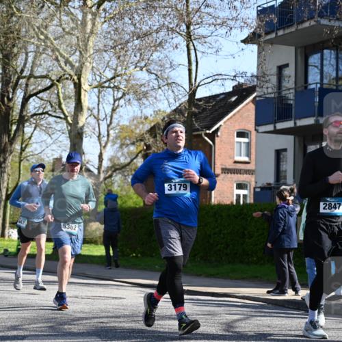 12.04.2026 - 45. Internationalen Wilhelmsburger Insellauf J. Mangold http://msf.ph/oto/9465374 12.04.2026 10:57:48 Ziel 3798, 2861, 3340, 2847, 4339, 3179, 3753, 4947, 3754, 5362, 4157, 2164, 4120, 2283, 2228, 4396, 3997, 2818, 3257, 2499, 2194, 2900, 2900, 3260, 3568, 4352, 4215, 4394, 3665 meine-sportfotos.de