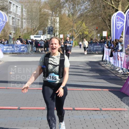 12.04.2026 - 45. Internationalen Wilhelmsburger Insellauf Strokosch-Dieckow http://msf.ph/oto/9465383 12.04.2026 11:15:26 Ziel 2165 meine-sportfotos.de