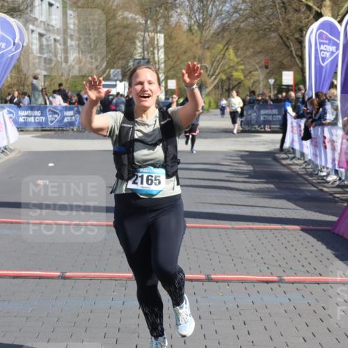 12.04.2026 - 45. Internationalen Wilhelmsburger Insellauf Strokosch-Dieckow http://msf.ph/oto/9465398 12.04.2026 11:15:26 Ziel 2165 meine-sportfotos.de