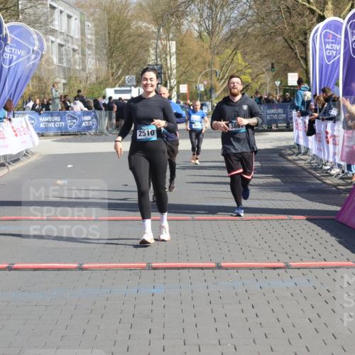 12.04.2026 - 45. Internationalen Wilhelmsburger Insellauf Strokosch-Dieckow http://msf.ph/oto/9465434 12.04.2026 11:15:34 Ziel 2510, 3681, 2157, 2993 meine-sportfotos.de