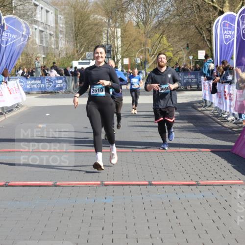 12.04.2026 - 45. Internationalen Wilhelmsburger Insellauf Strokosch-Dieckow http://msf.ph/oto/9465437 12.04.2026 11:15:34 Ziel 2510, 3681, 2157, 2993 meine-sportfotos.de