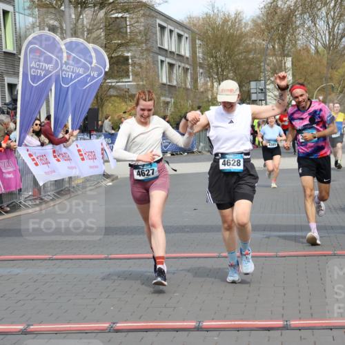 12.04.2026 - 45. Internationalen Wilhelmsburger Insellauf Strokosch-Dieckow http://msf.ph/oto/9465440 12.04.2026 13:13:11 Ziel 2275, 4671, 4627, 4628, 3638 meine-sportfotos.de