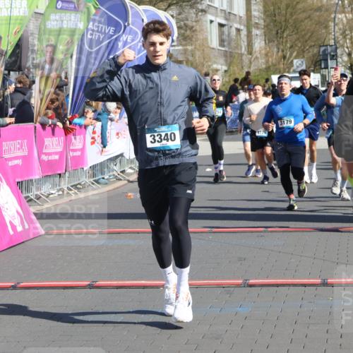 12.04.2026 - 45. Internationalen Wilhelmsburger Insellauf Strokosch-Dieckow http://msf.ph/oto/9465448 12.04.2026 10:58:16 Ziel 2861, 3340, 2847, 4339, 3179, 3753, 4947 meine-sportfotos.de