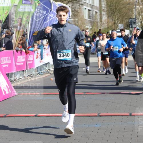 12.04.2026 - 45. Internationalen Wilhelmsburger Insellauf Strokosch-Dieckow http://msf.ph/oto/9465454 12.04.2026 10:58:16 Ziel 2861, 3340, 2847, 4339, 3179, 3753, 4947 meine-sportfotos.de