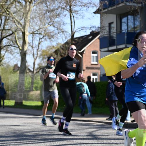 12.04.2026 - 45. Internationalen Wilhelmsburger Insellauf J. Mangold http://msf.ph/oto/9465456 12.04.2026 10:57:53 Ziel 2861, 3340, 2847, 4339, 3179, 3753, 4947, 3754, 5362, 4157, 2164, 4120, 2283, 2228, 4396, 3997, 3997, 2818, 3257, 2499, 2194, 2900, 3260, 3568, 4352, 4215, 4215, 4394, 3665, 3968, 4577 meine-sportfotos.de
