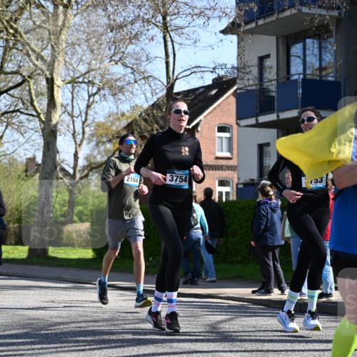 12.04.2026 - 45. Internationalen Wilhelmsburger Insellauf J. Mangold http://msf.ph/oto/9465457 12.04.2026 10:57:53 Ziel 2861, 3340, 2847, 4339, 3179, 3753, 4947, 3754, 5362, 4157, 2164, 4120, 2283, 2228, 4396, 3997, 3997, 2818, 3257, 2499, 2194, 2900, 3260, 3568, 4352, 4215, 4215, 4394, 3665, 3968, 4577 meine-sportfotos.de