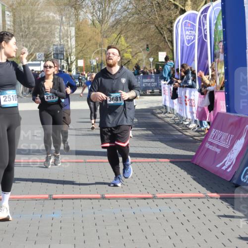 12.04.2026 - 45. Internationalen Wilhelmsburger Insellauf Strokosch-Dieckow http://msf.ph/oto/9465465 12.04.2026 11:15:36 Ziel 2510, 3681, 2157, 2993, 2137 meine-sportfotos.de
