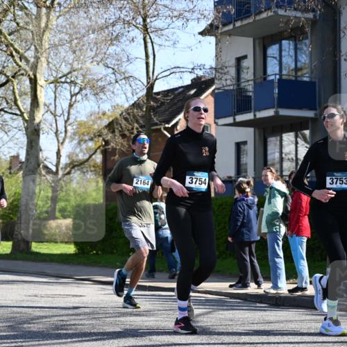 12.04.2026 - 45. Internationalen Wilhelmsburger Insellauf J. Mangold http://msf.ph/oto/9465466 12.04.2026 10:57:53 Ziel 2861, 3340, 2847, 4339, 3179, 3753, 4947, 3754, 5362, 4157, 2164, 4120, 2283, 2228, 4396, 3997, 3997, 2818, 3257, 2499, 2194, 2900, 3260, 3568, 4352, 4215, 4215, 4394, 3665, 3968, 4577 meine-sportfotos.de