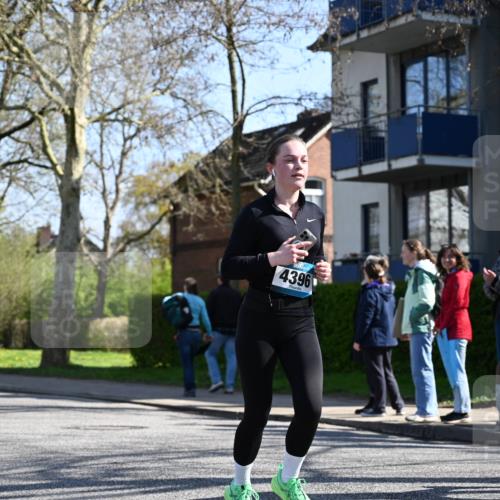 12.04.2026 - 45. Internationalen Wilhelmsburger Insellauf J. Mangold http://msf.ph/oto/9465486 12.04.2026 10:57:54 Ziel 2861, 3340, 2847, 4339, 3179, 3753, 4947, 3754, 5362, 4157, 2164, 4120, 2283, 2228, 4396, 3997, 2818, 2818, 3257, 2499, 2194, 2900, 3260, 3568, 4352, 4215, 4394, 4394, 3665, 3968, 4577, 5703, 3142, 5468 meine-sportfotos.de