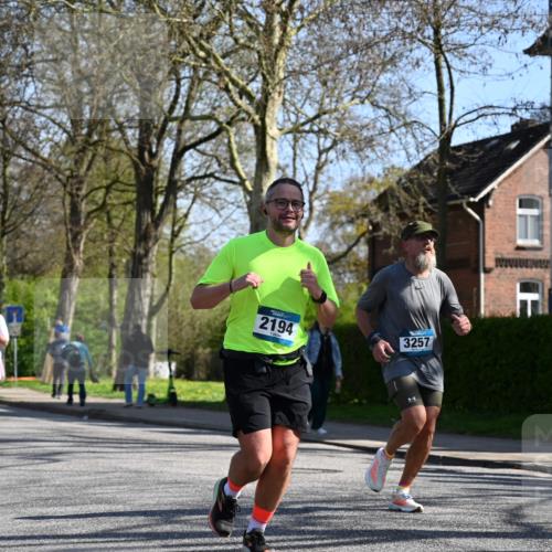 12.04.2026 - 45. Internationalen Wilhelmsburger Insellauf J. Mangold http://msf.ph/oto/9465519 12.04.2026 10:58:05 Ziel 3754, 5362, 4157, 2164, 4120, 2283, 2228, 4396, 3997, 2818, 3257, 2499, 2194, 2900, 3260, 3568, 4352, 4215, 4215, 4394, 3665, 3968, 4577, 4577, 5703, 3142, 5468, 3140, 4071, 2553 meine-sportfotos.de