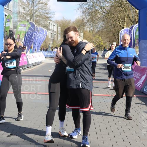 12.04.2026 - 45. Internationalen Wilhelmsburger Insellauf Strokosch-Dieckow http://msf.ph/oto/9465538 12.04.2026 11:15:40 Ziel 3681, 2157, 2993, 2137, 3607 meine-sportfotos.de