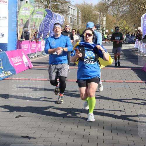 12.04.2026 - 45. Internationalen Wilhelmsburger Insellauf Strokosch-Dieckow http://msf.ph/oto/9465539 12.04.2026 10:58:20 Ziel 2847, 4339, 3179, 3753, 4947, 3754, 5362, 4157, 2164, 4120, 2283, 2228 meine-sportfotos.de