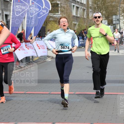 12.04.2026 - 45. Internationalen Wilhelmsburger Insellauf Strokosch-Dieckow http://msf.ph/oto/9465546 12.04.2026 13:13:05 Ziel 5855, 2280, 3441, 5674, 4841, 2275 meine-sportfotos.de