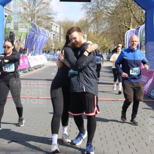 12.04.2026 - 45. Internationalen Wilhelmsburger Insellauf Strokosch-Dieckow http://msf.ph/oto/9465547 12.04.2026 11:15:40 Ziel 3681, 2157, 2993, 2137, 3607 meine-sportfotos.de