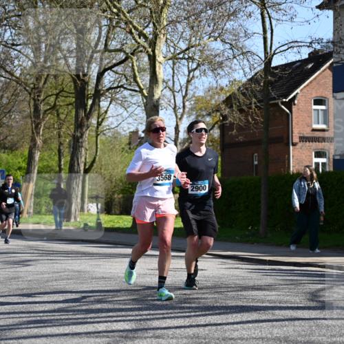 12.04.2026 - 45. Internationalen Wilhelmsburger Insellauf J. Mangold http://msf.ph/oto/9465549 12.04.2026 10:58:09 Ziel 4396, 3997, 2818, 3257, 2499, 2194, 2900, 3260, 3568, 4352, 4215, 4394, 3665, 3968, 4577, 5703, 3142, 5468, 3140, 4071, 2553, 2989, 3825, 5615, 3150 meine-sportfotos.de