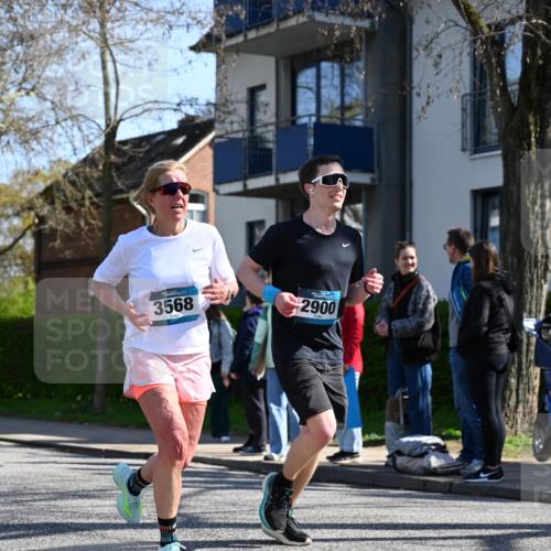 12.04.2026 - 45. Internationalen Wilhelmsburger Insellauf J. Mangold http://msf.ph/oto/9465572 12.04.2026 10:58:10 Ziel 4396, 3997, 2818, 3257, 2499, 2194, 2900, 3260, 3568, 4352, 4215, 4394, 3665, 3968, 4577, 5703, 3142, 5468, 3140, 4071, 2553, 2553, 2989, 3825, 5615, 3150 meine-sportfotos.de