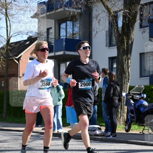 12.04.2026 - 45. Internationalen Wilhelmsburger Insellauf J. Mangold http://msf.ph/oto/9465576 12.04.2026 10:58:10 Ziel 4396, 3997, 2818, 3257, 2499, 2194, 2900, 3260, 3568, 4352, 4215, 4394, 3665, 3968, 4577, 5703, 3142, 5468, 3140, 4071, 2553, 2553, 2989, 3825, 5615, 3150 meine-sportfotos.de