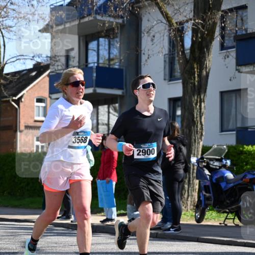 12.04.2026 - 45. Internationalen Wilhelmsburger Insellauf J. Mangold http://msf.ph/oto/9465578 12.04.2026 10:58:10 Ziel 4396, 3997, 2818, 3257, 2499, 2194, 2900, 3260, 3568, 4352, 4215, 4394, 3665, 3968, 4577, 5703, 3142, 5468, 3140, 4071, 2553, 2553, 2989, 3825, 5615, 3150 meine-sportfotos.de