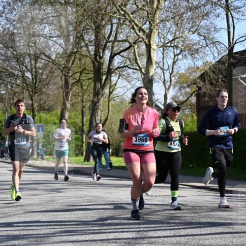 12.04.2026 - 45. Internationalen Wilhelmsburger Insellauf J. Mangold http://msf.ph/oto/9465592 12.04.2026 10:58:28 Ziel 3568, 4352, 4215, 4394, 3665, 3968, 4577, 5703, 3142, 5468, 3140, 4071, 2553, 2989, 3825, 5615, 3150, 2269 meine-sportfotos.de