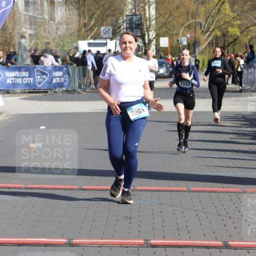 12.04.2026 - 45. Internationalen Wilhelmsburger Insellauf Strokosch-Dieckow http://msf.ph/oto/9465625 12.04.2026 11:16:04 Ziel 2561, 2343 meine-sportfotos.de