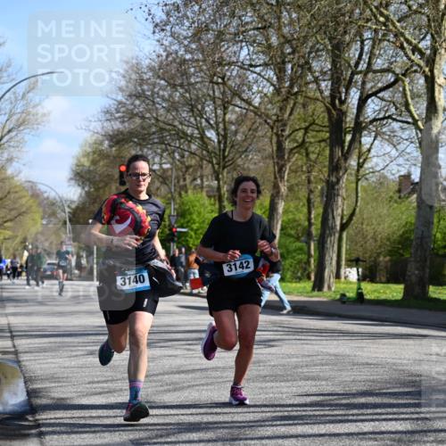 12.04.2026 - 45. Internationalen Wilhelmsburger Insellauf J. Mangold http://msf.ph/oto/9465641 12.04.2026 10:58:32 Ziel 3665, 3968, 4577, 5703, 3142, 5468, 3140, 4071, 2553, 2989, 3825, 5615, 3150, 2269, 5366, 3044, 3045 meine-sportfotos.de