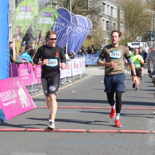 12.04.2026 - 45. Internationalen Wilhelmsburger Insellauf Strokosch-Dieckow http://msf.ph/oto/9465650 12.04.2026 10:58:34 Ziel 3997, 2818, 3257, 2499, 2194 meine-sportfotos.de