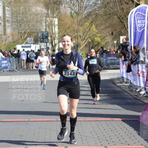 12.04.2026 - 45. Internationalen Wilhelmsburger Insellauf Strokosch-Dieckow http://msf.ph/oto/9465655 12.04.2026 11:16:08 Ziel 2561, 2343 meine-sportfotos.de