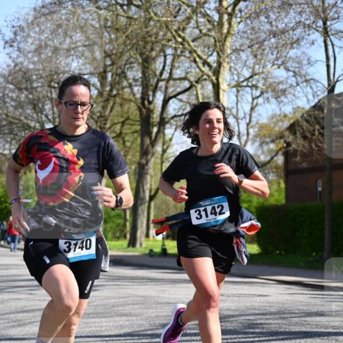 12.04.2026 - 45. Internationalen Wilhelmsburger Insellauf J. Mangold http://msf.ph/oto/9465657 12.04.2026 10:58:33 Ziel 3665, 3968, 4577, 5703, 3142, 5468, 3140, 4071, 2553, 2989, 3825, 5615, 3150, 3825, 5615, 3150, 2269, 5366, 3044, 3045, 3582 meine-sportfotos.de