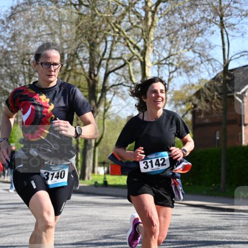 12.04.2026 - 45. Internationalen Wilhelmsburger Insellauf J. Mangold http://msf.ph/oto/9465658 12.04.2026 10:58:33 Ziel 3665, 3968, 4577, 5703, 3142, 5468, 3140, 4071, 2553, 2989, 3825, 5615, 3150, 3825, 5615, 3150, 2269, 5366, 3044, 3045, 3582 meine-sportfotos.de