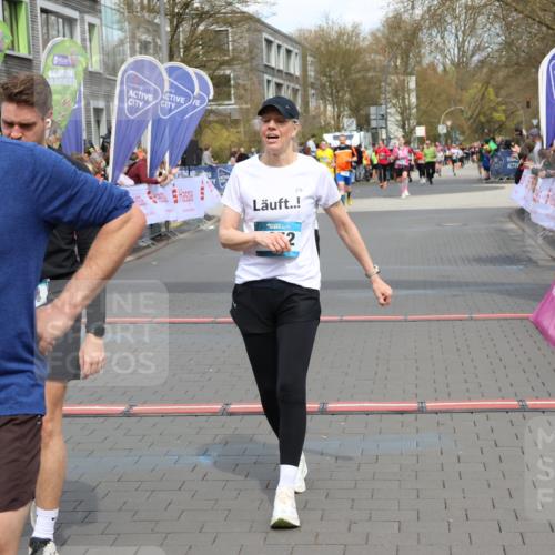 12.04.2026 - 45. Internationalen Wilhelmsburger Insellauf Strokosch-Dieckow http://msf.ph/oto/9465662 12.04.2026 13:12:53 Ziel 3914, 2545, 3352, 3348 meine-sportfotos.de