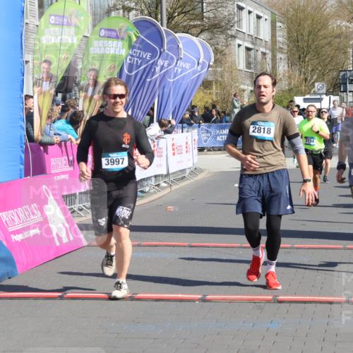 12.04.2026 - 45. Internationalen Wilhelmsburger Insellauf Strokosch-Dieckow http://msf.ph/oto/9465664 12.04.2026 10:58:34 Ziel 3997, 2818, 3257, 2499, 2194 meine-sportfotos.de