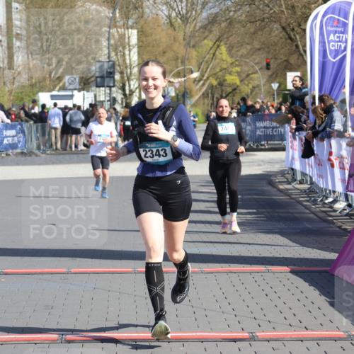 12.04.2026 - 45. Internationalen Wilhelmsburger Insellauf Strokosch-Dieckow http://msf.ph/oto/9465665 12.04.2026 11:16:08 Ziel 2561, 2343 meine-sportfotos.de