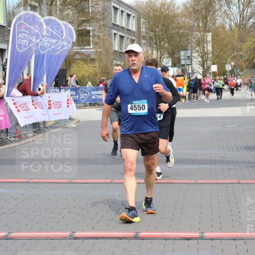 12.04.2026 - 45. Internationalen Wilhelmsburger Insellauf Strokosch-Dieckow http://msf.ph/oto/9465679 12.04.2026 13:12:49 Ziel 4850, 4550, 3914, 2545, 3352, 3348 meine-sportfotos.de