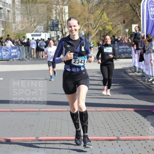 12.04.2026 - 45. Internationalen Wilhelmsburger Insellauf Strokosch-Dieckow http://msf.ph/oto/9465685 12.04.2026 11:16:08 Ziel 2561, 2343 meine-sportfotos.de