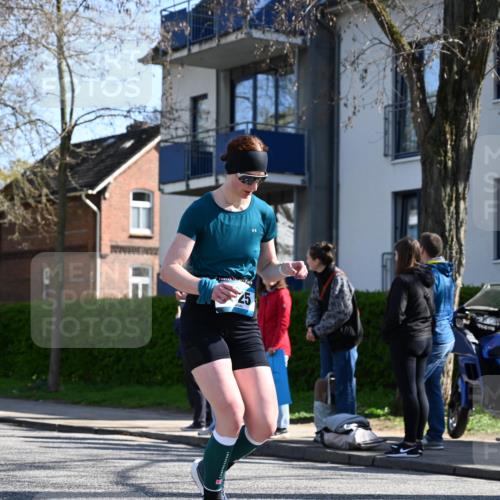 12.04.2026 - 45. Internationalen Wilhelmsburger Insellauf J. Mangold http://msf.ph/oto/9465687 12.04.2026 10:58:44 Ziel 3140, 4071, 2553, 2989, 3825, 5615, 3150, 2269, 5366, 3044, 3045, 3582, 4896, 2308 meine-sportfotos.de