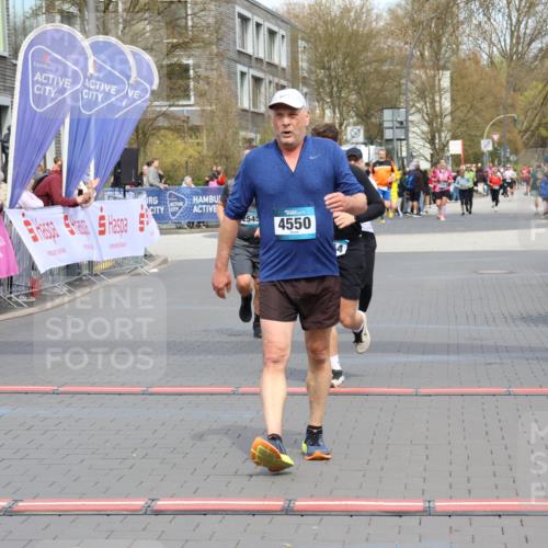 12.04.2026 - 45. Internationalen Wilhelmsburger Insellauf Strokosch-Dieckow http://msf.ph/oto/9465690 12.04.2026 13:12:49 Ziel 4850, 4550, 3914, 2545, 3352, 3348 meine-sportfotos.de