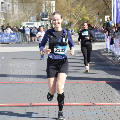 12.04.2026 - 45. Internationalen Wilhelmsburger Insellauf Strokosch-Dieckow http://msf.ph/oto/9465703 12.04.2026 11:16:08 Ziel 2561, 2343 meine-sportfotos.de