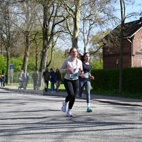 12.04.2026 - 45. Internationalen Wilhelmsburger Insellauf J. Mangold http://msf.ph/oto/9465705 12.04.2026 10:58:51 Ziel 2989, 3825, 5615, 3150, 2269, 5366, 3044, 3045, 3582, 4896, 2308 meine-sportfotos.de