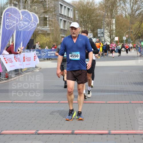 12.04.2026 - 45. Internationalen Wilhelmsburger Insellauf Strokosch-Dieckow http://msf.ph/oto/9465706 12.04.2026 13:12:49 Ziel 4850, 4550, 3914, 2545, 3352, 3348 meine-sportfotos.de