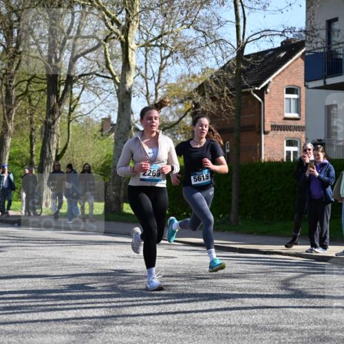 12.04.2026 - 45. Internationalen Wilhelmsburger Insellauf J. Mangold http://msf.ph/oto/9465711 12.04.2026 10:58:51 Ziel 2989, 3825, 5615, 3150, 2269, 5366, 3044, 3045, 3582, 4896, 2308 meine-sportfotos.de