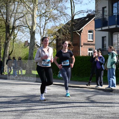 12.04.2026 - 45. Internationalen Wilhelmsburger Insellauf J. Mangold http://msf.ph/oto/9465713 12.04.2026 10:58:51 Ziel 2989, 3825, 5615, 3150, 2269, 5366, 3044, 3045, 3582, 4896, 2308 meine-sportfotos.de