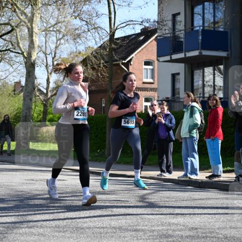 12.04.2026 - 45. Internationalen Wilhelmsburger Insellauf J. Mangold http://msf.ph/oto/9465718 12.04.2026 10:58:52 Ziel 2989, 3825, 5615, 3150, 2269, 5366, 3044, 3045, 3582, 4896, 2308, 5419, 2931, 2930 meine-sportfotos.de