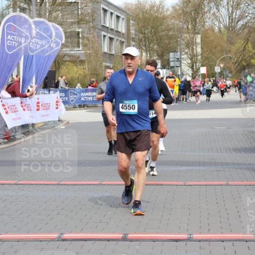 12.04.2026 - 45. Internationalen Wilhelmsburger Insellauf Strokosch-Dieckow http://msf.ph/oto/9465723 12.04.2026 13:12:48 Ziel 4850, 4550, 3914, 2545, 3352 meine-sportfotos.de