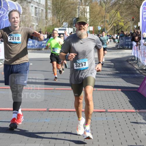 12.04.2026 - 45. Internationalen Wilhelmsburger Insellauf Strokosch-Dieckow http://msf.ph/oto/9465728 12.04.2026 10:58:36 Ziel 3997, 2818, 3257, 2499, 2194, 2900 meine-sportfotos.de