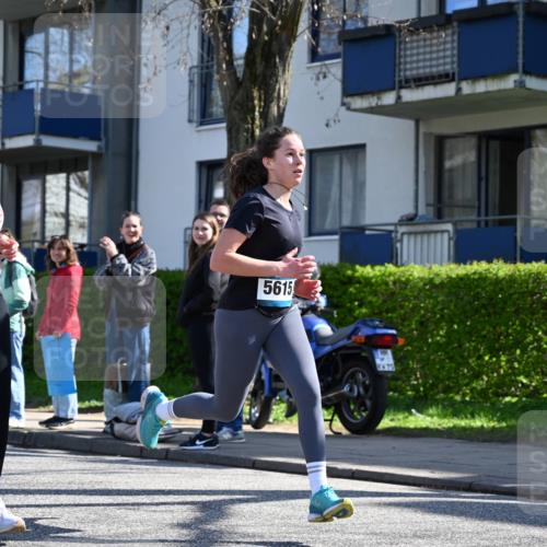 12.04.2026 - 45. Internationalen Wilhelmsburger Insellauf J. Mangold http://msf.ph/oto/9465730 12.04.2026 10:58:52 Ziel 2989, 3825, 5615, 3150, 2269, 5366, 3044, 3045, 3582, 4896, 2308, 5419, 2931, 2930 meine-sportfotos.de