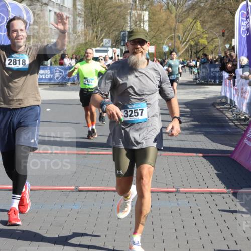 12.04.2026 - 45. Internationalen Wilhelmsburger Insellauf Strokosch-Dieckow http://msf.ph/oto/9465742 12.04.2026 10:58:36 Ziel 3997, 2818, 3257, 2499, 2194, 2900 meine-sportfotos.de
