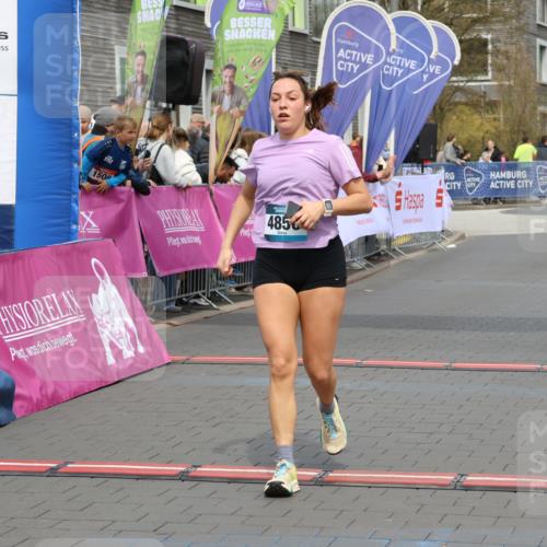 12.04.2026 - 45. Internationalen Wilhelmsburger Insellauf Strokosch-Dieckow http://msf.ph/oto/9465746 12.04.2026 13:12:47 Ziel 4850, 4550, 3914, 2545, 3352 meine-sportfotos.de