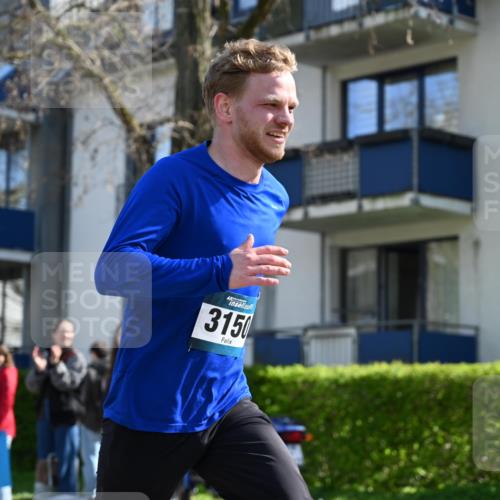 12.04.2026 - 45. Internationalen Wilhelmsburger Insellauf J. Mangold http://msf.ph/oto/9465749 12.04.2026 10:58:54 Ziel 2989, 3825, 5615, 3150, 2269, 5366, 5366, 3044, 3045, 3582, 4896, 2308, 5419, 2931, 2930, 4004 meine-sportfotos.de