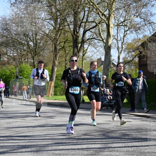 12.04.2026 - 45. Internationalen Wilhelmsburger Insellauf J. Mangold http://msf.ph/oto/9465754 12.04.2026 10:59:06 Ziel 5366, 3044, 3045, 3582, 4896, 2308, 5419, 2931, 2930, 4004, 4004, 2858, 5699, 5698, 4101, 2529 meine-sportfotos.de